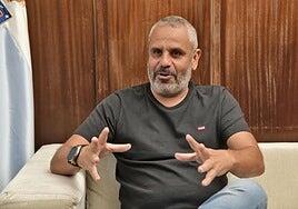 El alcalde de Guía cesa «de manera cautelar» a dos asesores