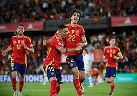 Una España plural que disfruta yéndose a los extremos