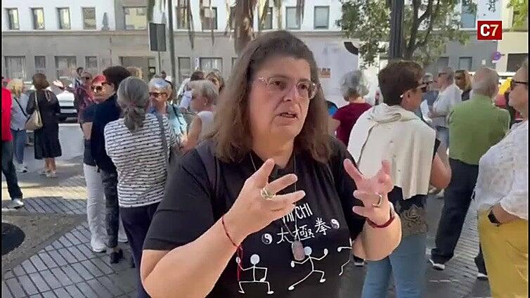 Manifestación para exigir mejoras en el centro cívico de Arenales