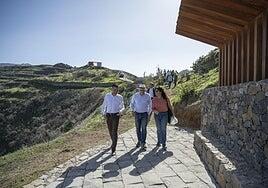 Mejoras en el acceso a Risco Caído, donde se ha creado un mirador y un parquin