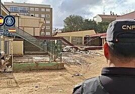 Muere un trabajador al derrumbarse el techo de un colegio afectado por la DANA