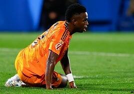 Vinicius, baja durante un mes, se pierde la visita a Anfield