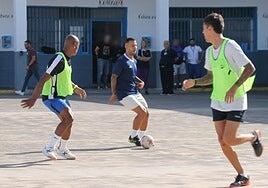 Jonathan Viera se vuelve a sentir futbolista con los internos de Las Palmas I