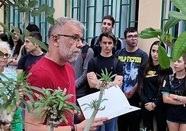 El IES Joaquín Artiles de Agüimes muestra su rechazo a la LGBTIfobia con una simbólica plantación de lavanda