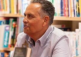 Santiago Gil: «He resistido sin ser un resentido y disfrutando de la lectura y de la escritura»