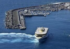 El uso compartido del puerto de Agaete sigue en estudio