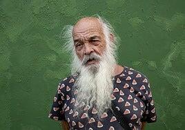 Manolo Talavera: «Viejo, a ti no te tiran ni las olas»