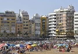 Canarias recibe diciembre en la playa