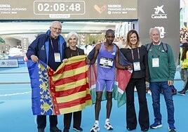 Sawe y Alemu, una victoria en el Maratón Valencia en honor a los damnificados por la DANA