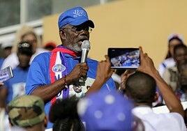 Liberia dice adiós a Prince Johnson, uno de los señores de la guerra africanos más sanguinarios