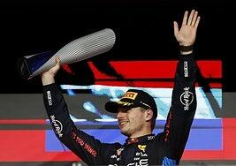 Verstappen vuelve a su lugar natural en una caótica carrera