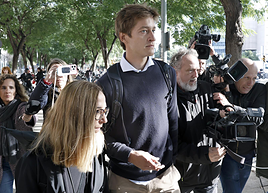 El jefe de Glovo reitera ante el juez la «legalidad de su modelo» anterior de autónomos