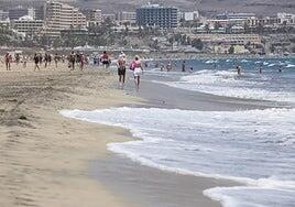 Los sindicatos exigen medidas de seguridad tras el accidente en Playa del Inglés