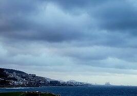 Fuerte viento en las islas occidentales y temperaturas sin cambios importantes