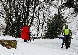 Aviso rojo por nevadas y fuertes rachas de viento en el norte de Aragón, Navarra y Cataluña