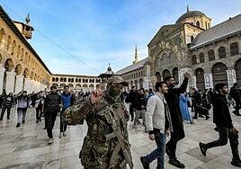 El nuevo Gobierno sirio arranca bajo los ataques de Israel contra objetivos militares