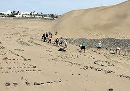 No toque los callaos de las dunas: son testigos de hasta dónde llegó el mar