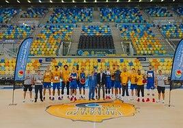 Las vidas del Granca y Poema del Mar siguen de la mano