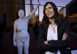 La directora del mayor centro investigador del cáncer en España culpa al Gobierno de la falta de medios