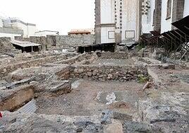 Visita a la prospección arqueológica al solar en el corazón de Vegueta