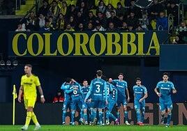 El Betis, con diez durante una hora, derrota al Villarreal y se acerca a Europa