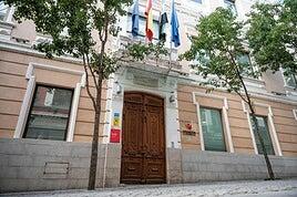 La jueza urge a la Diputación de Badajoz a aportar la descripción de funciones del puesto del hermano de Sánchez