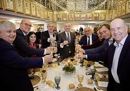 La UD celebra la Navidad y brinda por los éxitos que vendrán