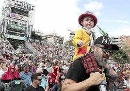 El montaje de los escenarios del carnaval en Santa Catalina costará medio millón de euros