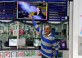 La administración El Pino se estrena en la lotería de Navidad con 5,5 millones de un quinto