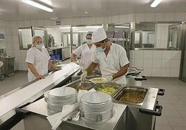 De sopa de marisco a salmón, los menús navideños en los hospitales canarios