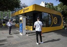 La Autoridad del Transporte reparte la ayuda estatal de 2024 por la gratuidad de las guaguas