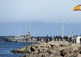 Una patrullera marroquí penetra en aguas de Melilla y encalla