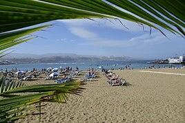 El último domingo de 2024, soleado y con calima ligera