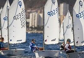 Skomska mantiene el liderato en la recta final del AECIO