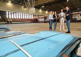 El pabellón municipal de Corralejo estrena nuevo pavimento