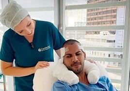 Jonathan Viera se somete a un tratamiento capilar en CapMédica