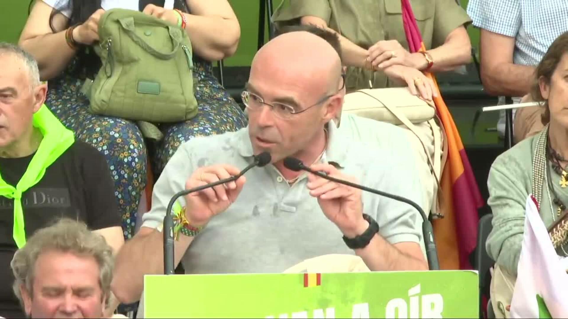 Buxadé insiste en "hacer una bola" con la Agenda 2030: "Nos los vamos a pasar por el forro"