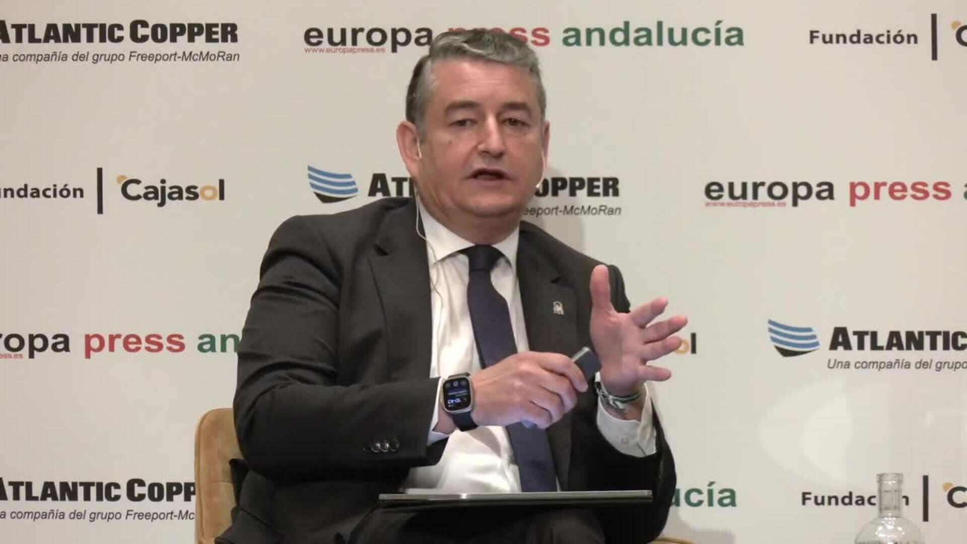 Sanz enmarca en la "normalidad" la dimisión del director de la Oficina Andaluza Antifraude