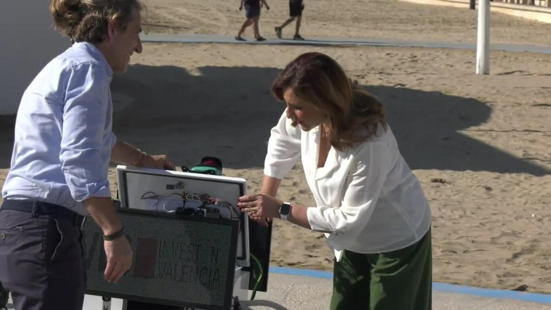 Las playas de València, campo de pruebas de un robot que limpia la arena con IA