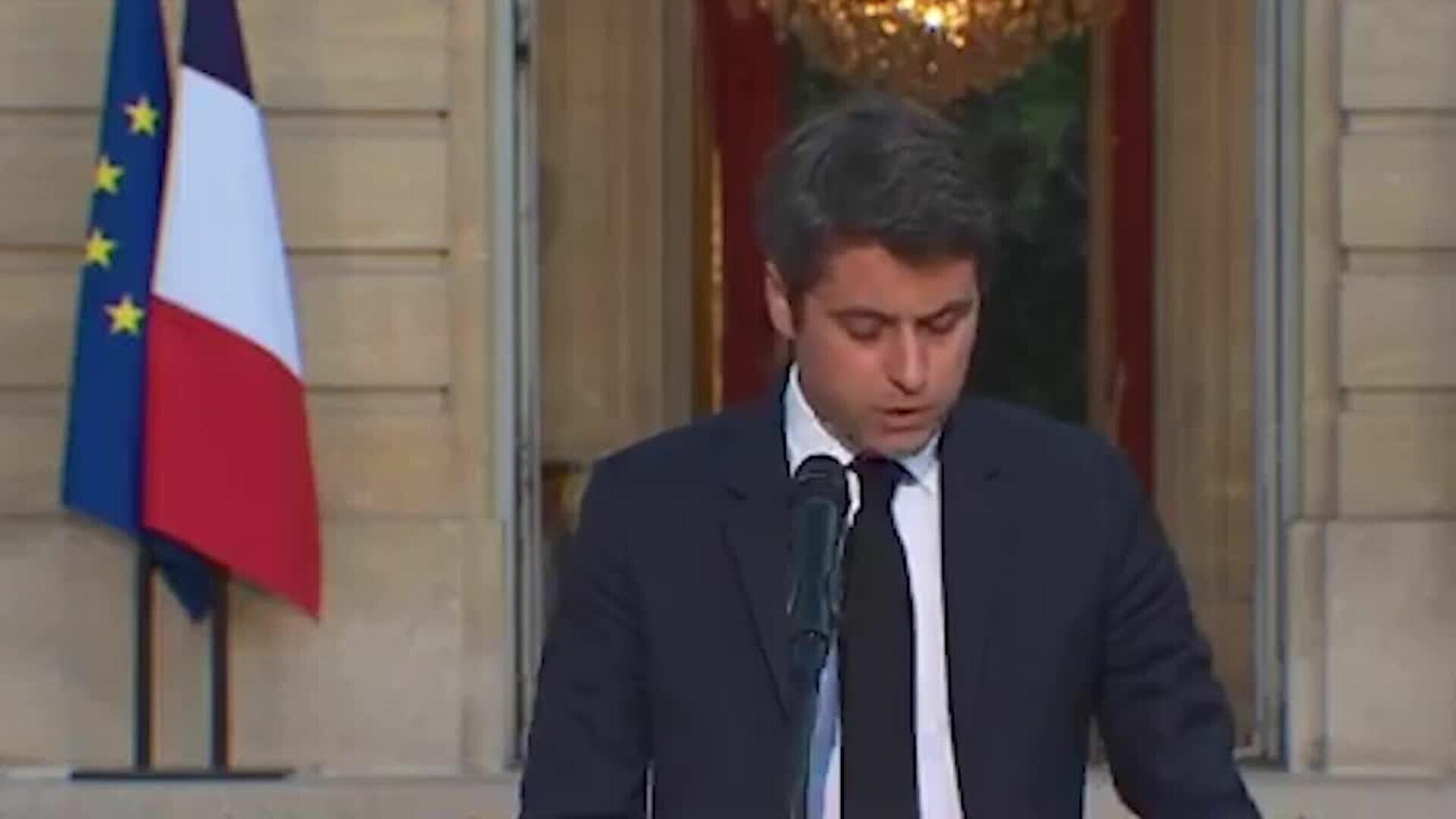 El primer ministro francés anuncia su dimisión, "fiel a la tradición republicana"