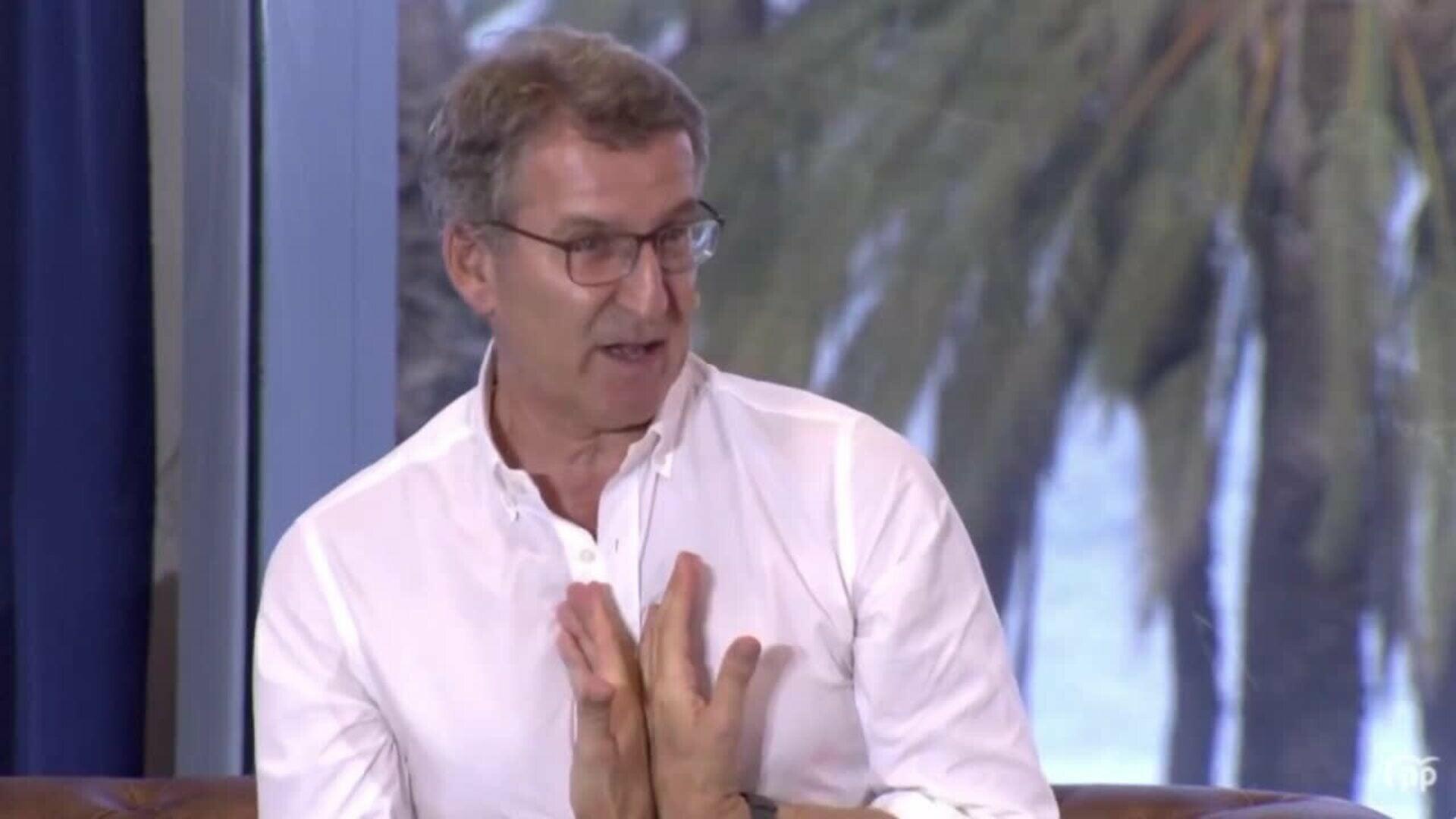 Feijóo: Si hablase de "regenerar" mientras mi mujer declara "por corrupción, no podría salir"