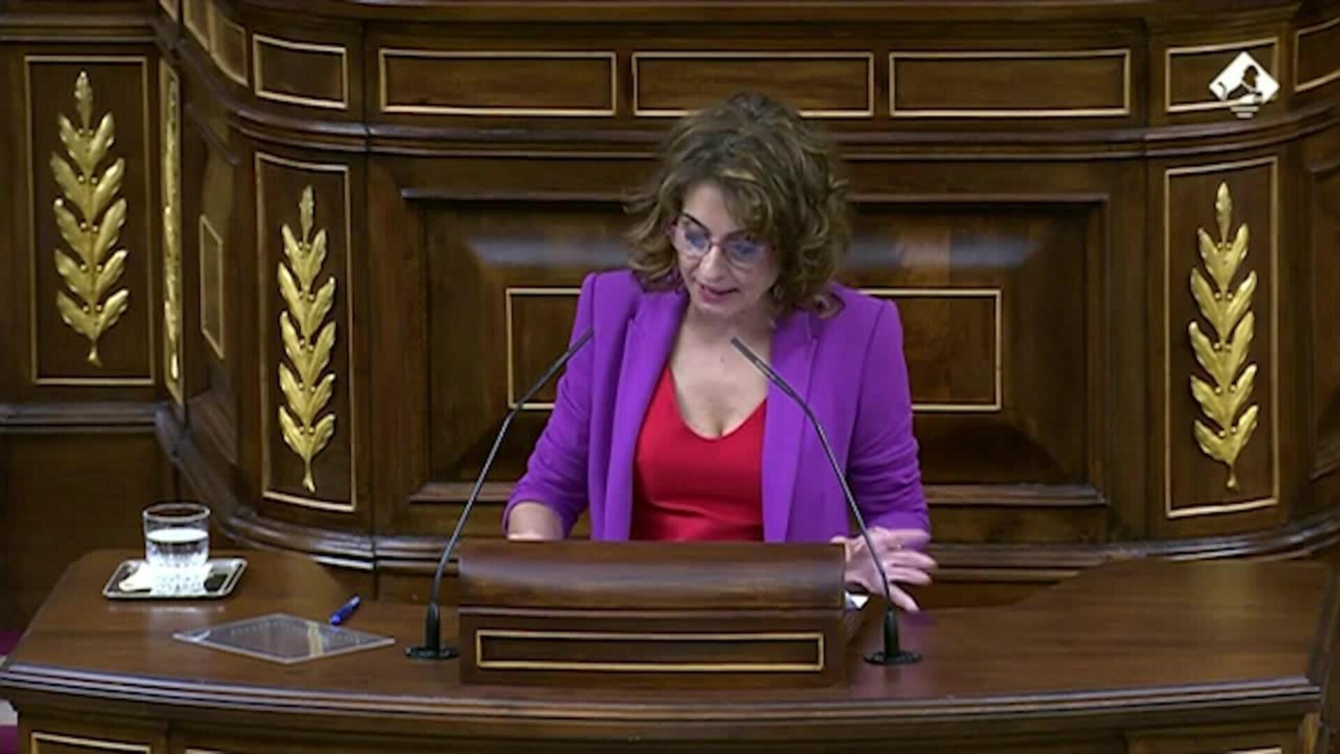 Montero dice que la hoja de ruta con socios de investidura "continúa su senda"