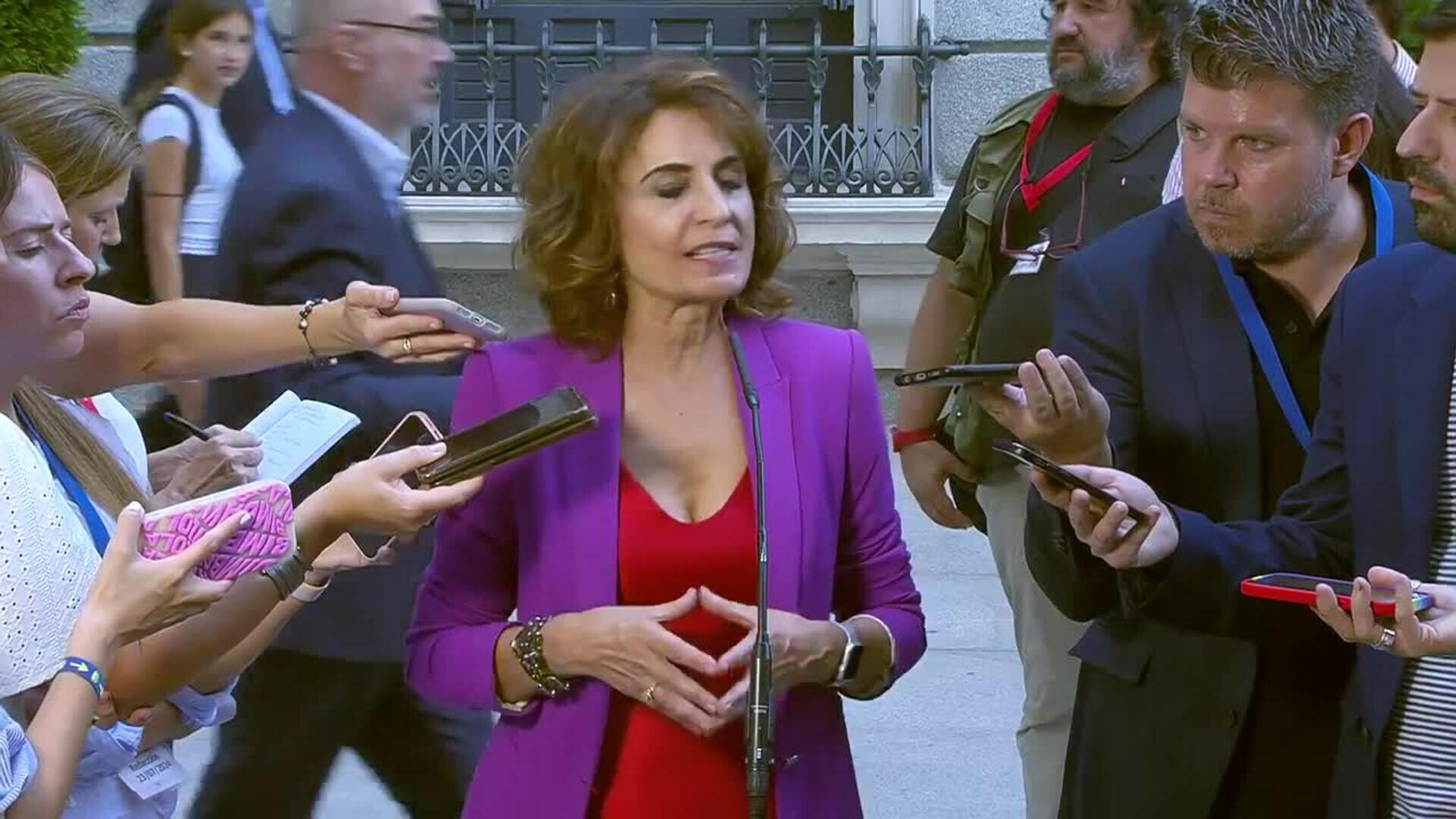 Montero tiende la mano para la aprobación de los PGE