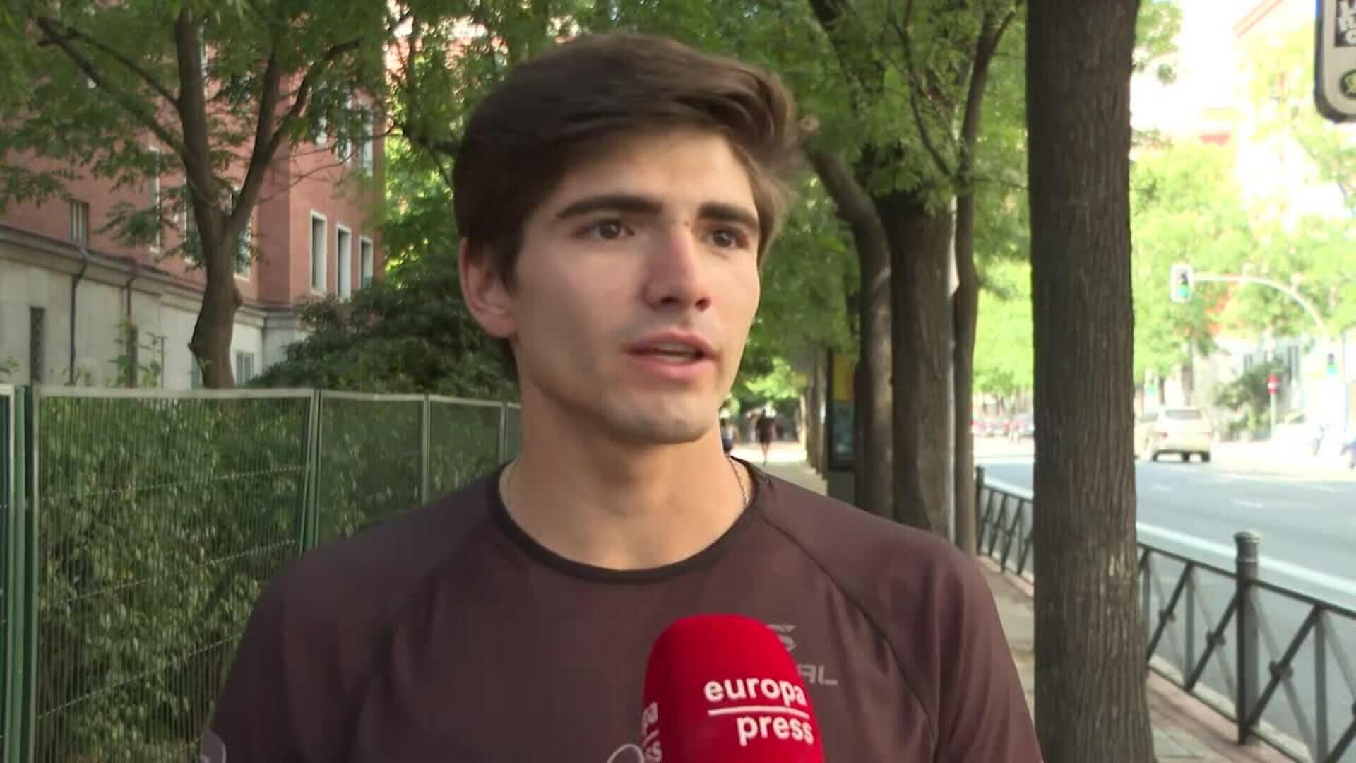 Joven ingeniero busca "cambiar la vida" a 10 estudiantes en Burundi con un reto deportivo