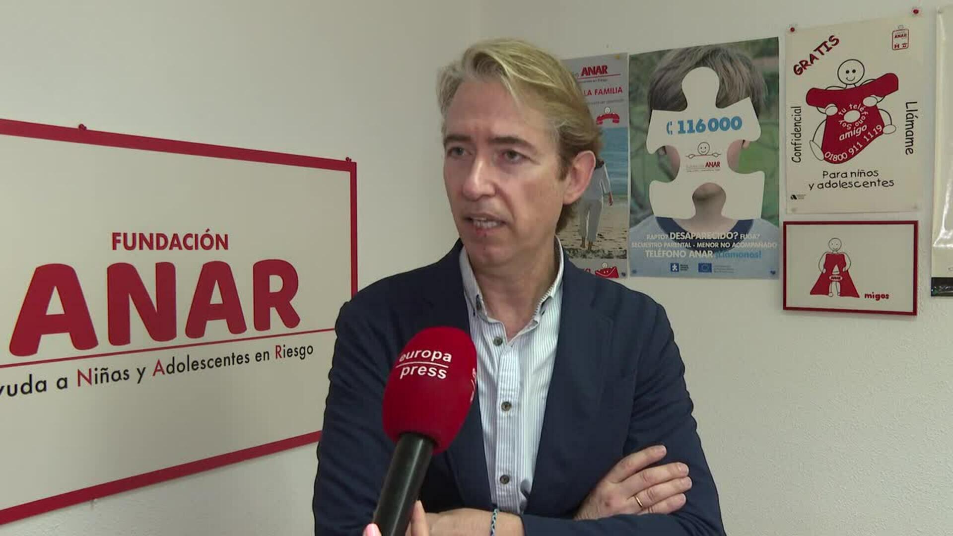Fundación ANAR ofrece el teléfono 116 000 para orientar a menores migrantes no acompañados
