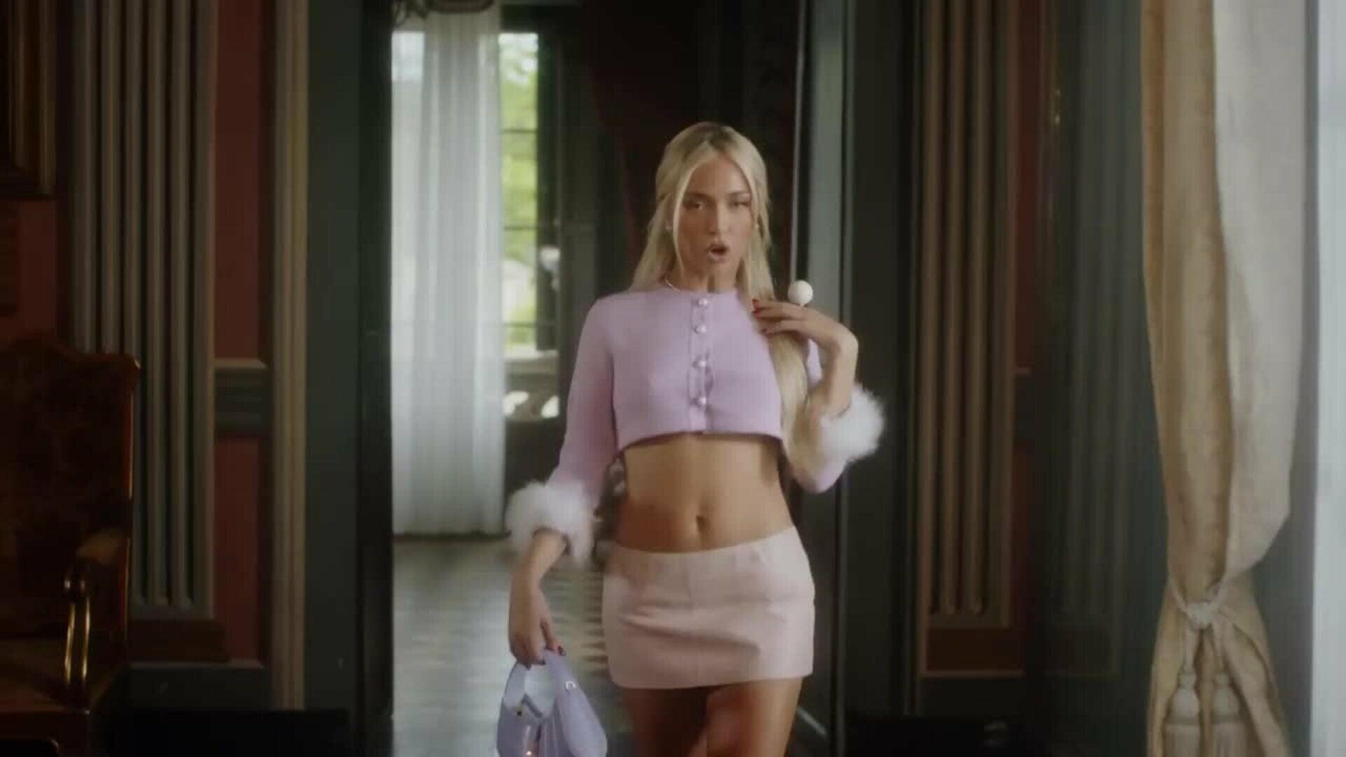 Ana Mena, Sebastián Yatra y Amaral se despiden de agosto con nueva música