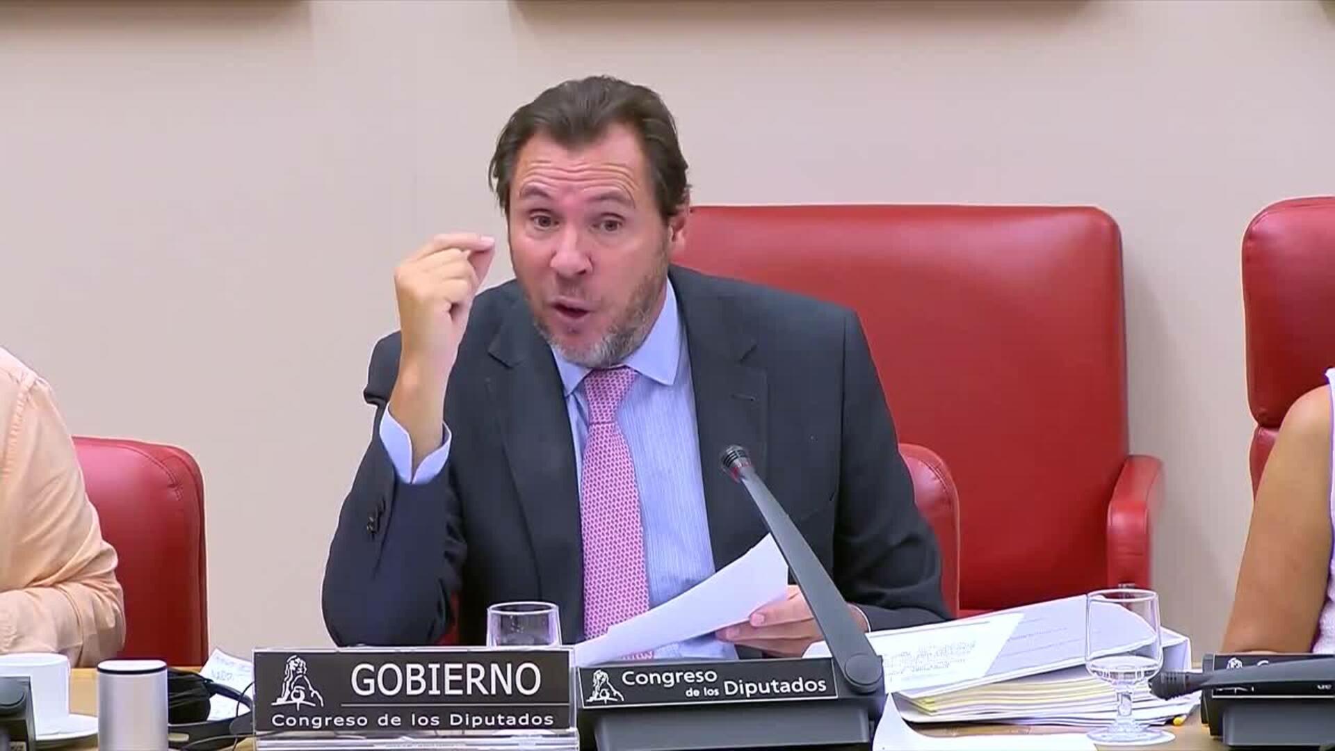 Óscar Puente cesa al presidente de Adif, Ángel Contreras