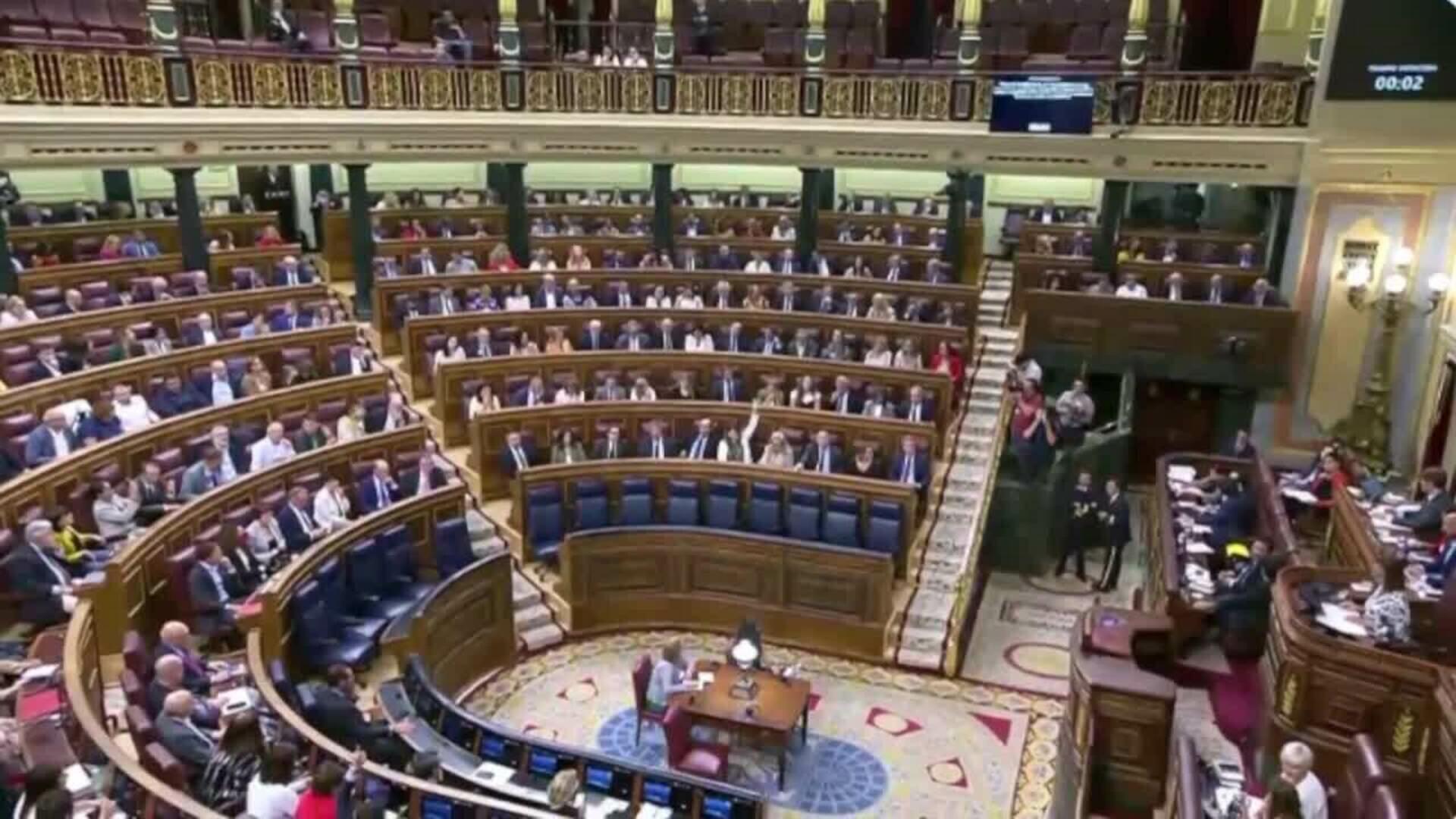 Junts se suma a PP y Vox y tumba la ley para limitar el alquiler de temporada y habitaciones