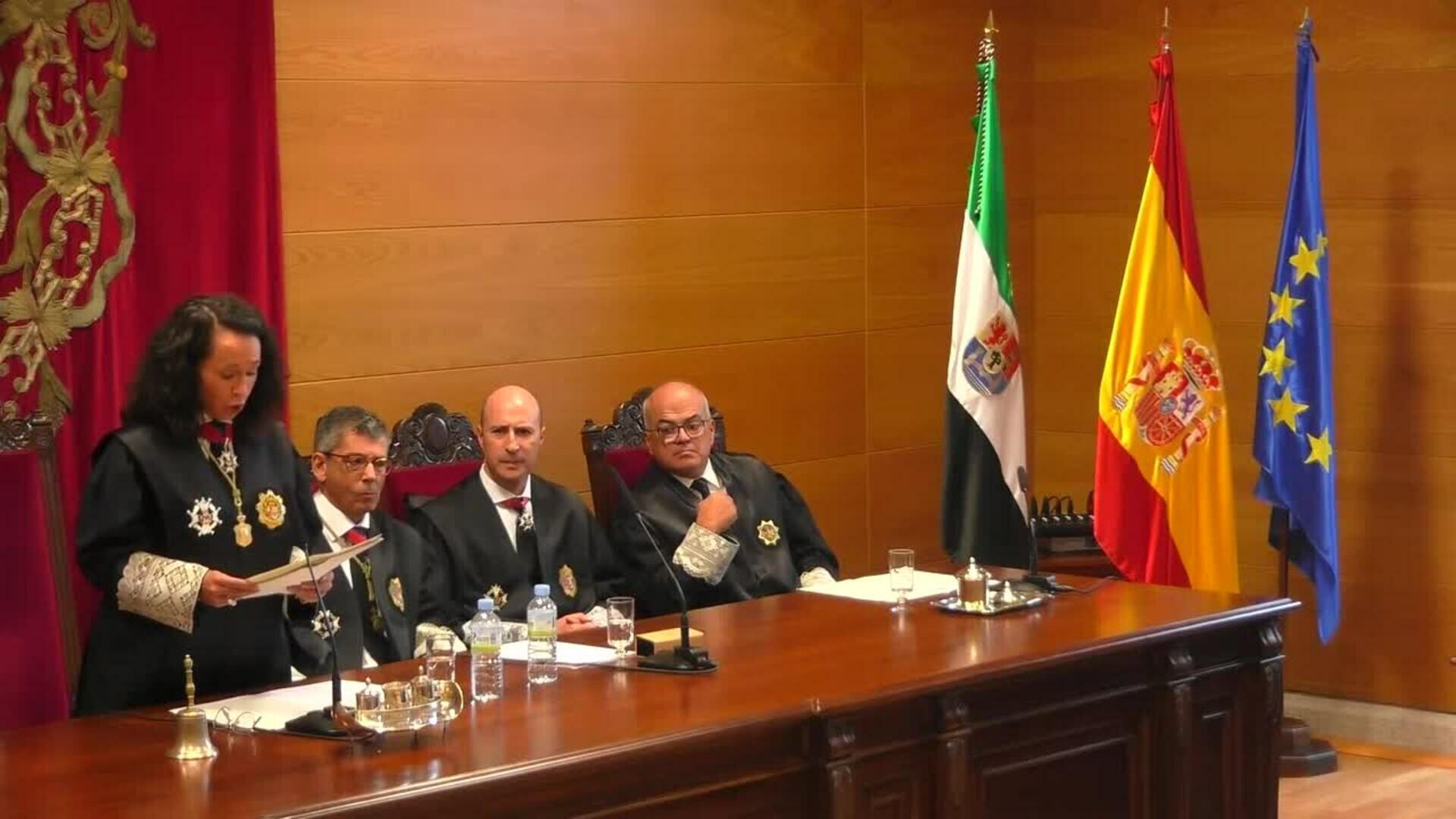 Presidnta TSJEx pide "respeto" a las funciones de los tres poderes como garantía Estado Derecho