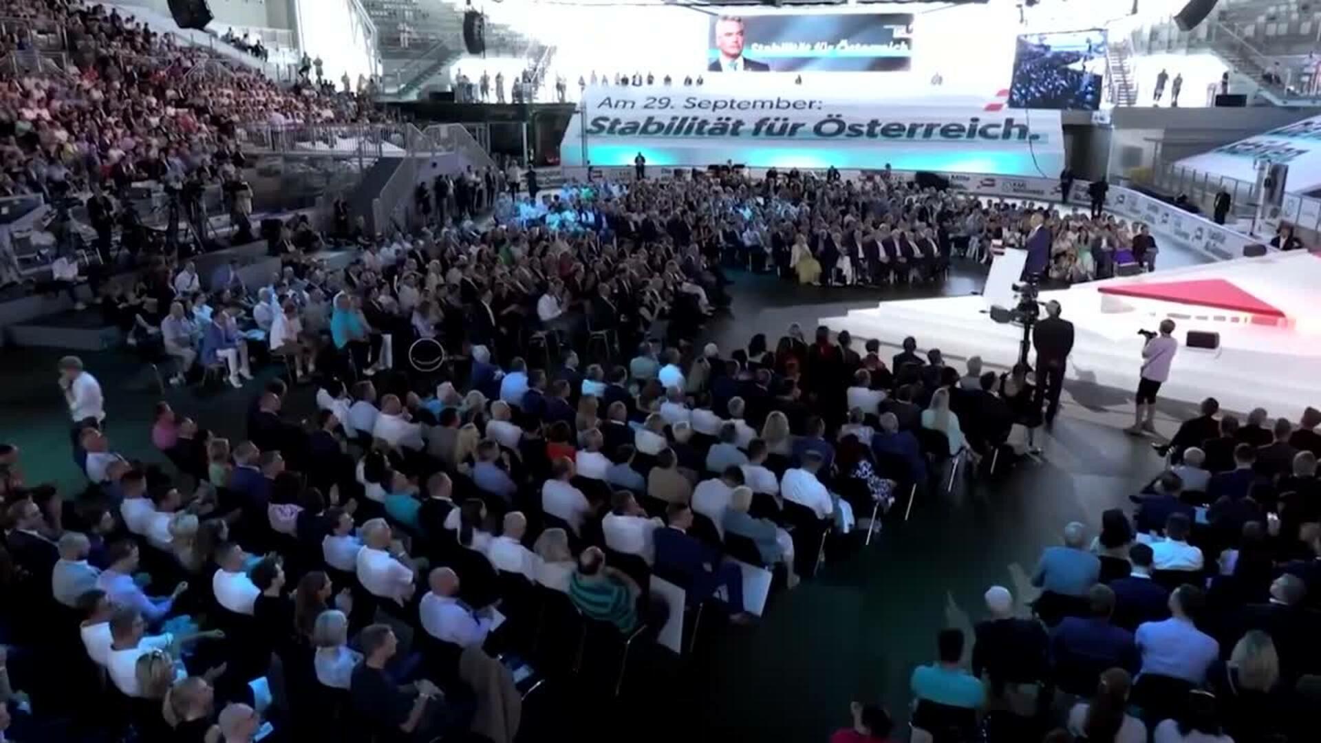 La victoria de la ultraderecha en las legislativas en Austria "abre la puerta a una nueva era"